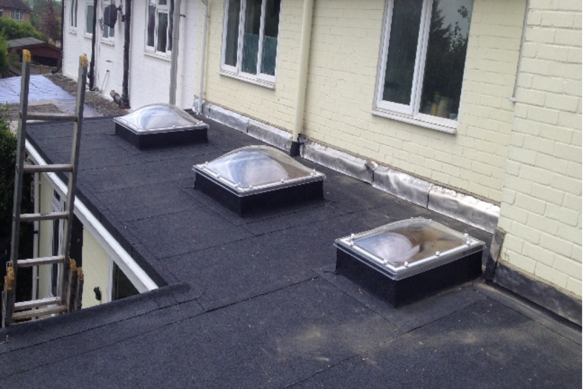 Oxfordshire, Wiltshire, Hampshire flat roofers near me